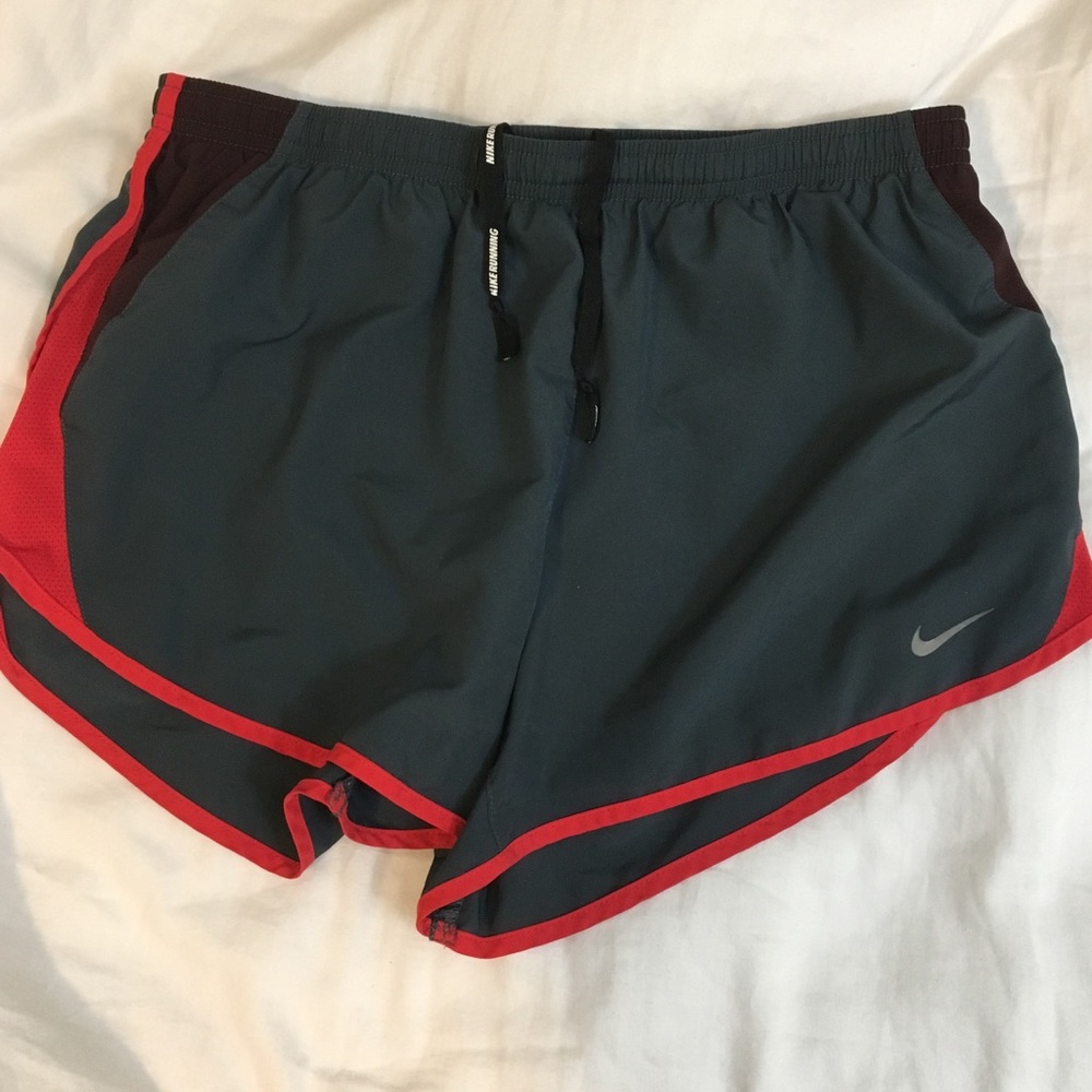 NIKE RUNNING SHORTS - Picture 2 of 4